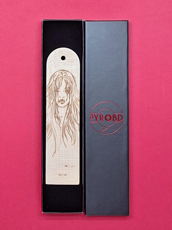 Marque-page Luz en portrait par Luis Royo