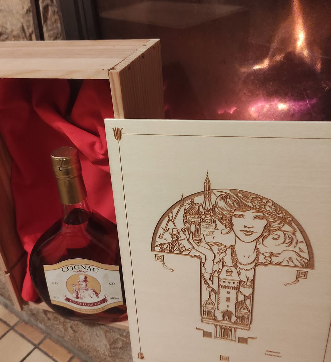 Tableau de Miss Nelly utilisé pour un couvercle de vin